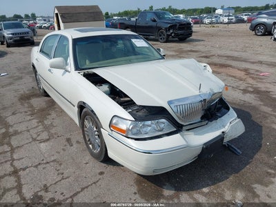 1LNHM82V76Y****** · 2006 LINCOLN TOWN CAR SIGNATURE LIMITED