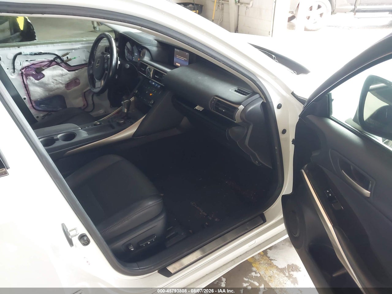 2018 LEXUS IS 300 · 5/11