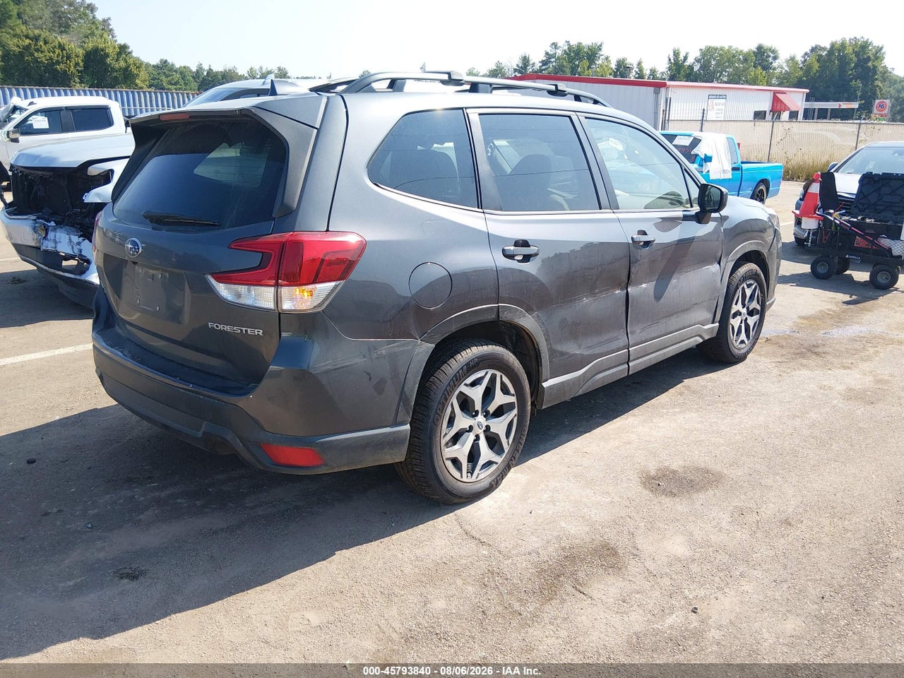 2022 SUBARU FORESTER PREMIUM · 4/11