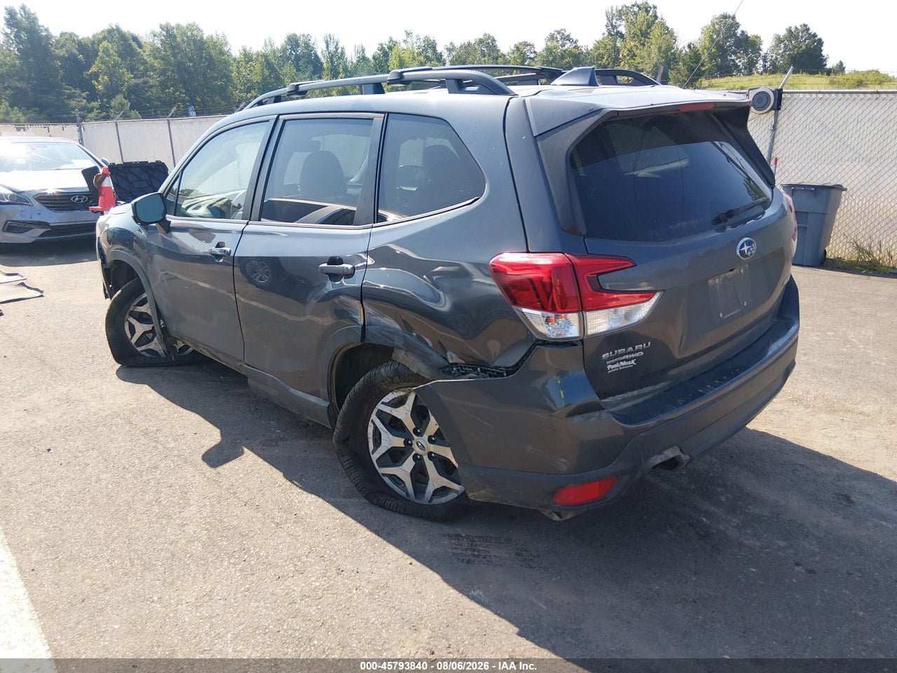 2022 SUBARU FORESTER PREMIUM · 6/11