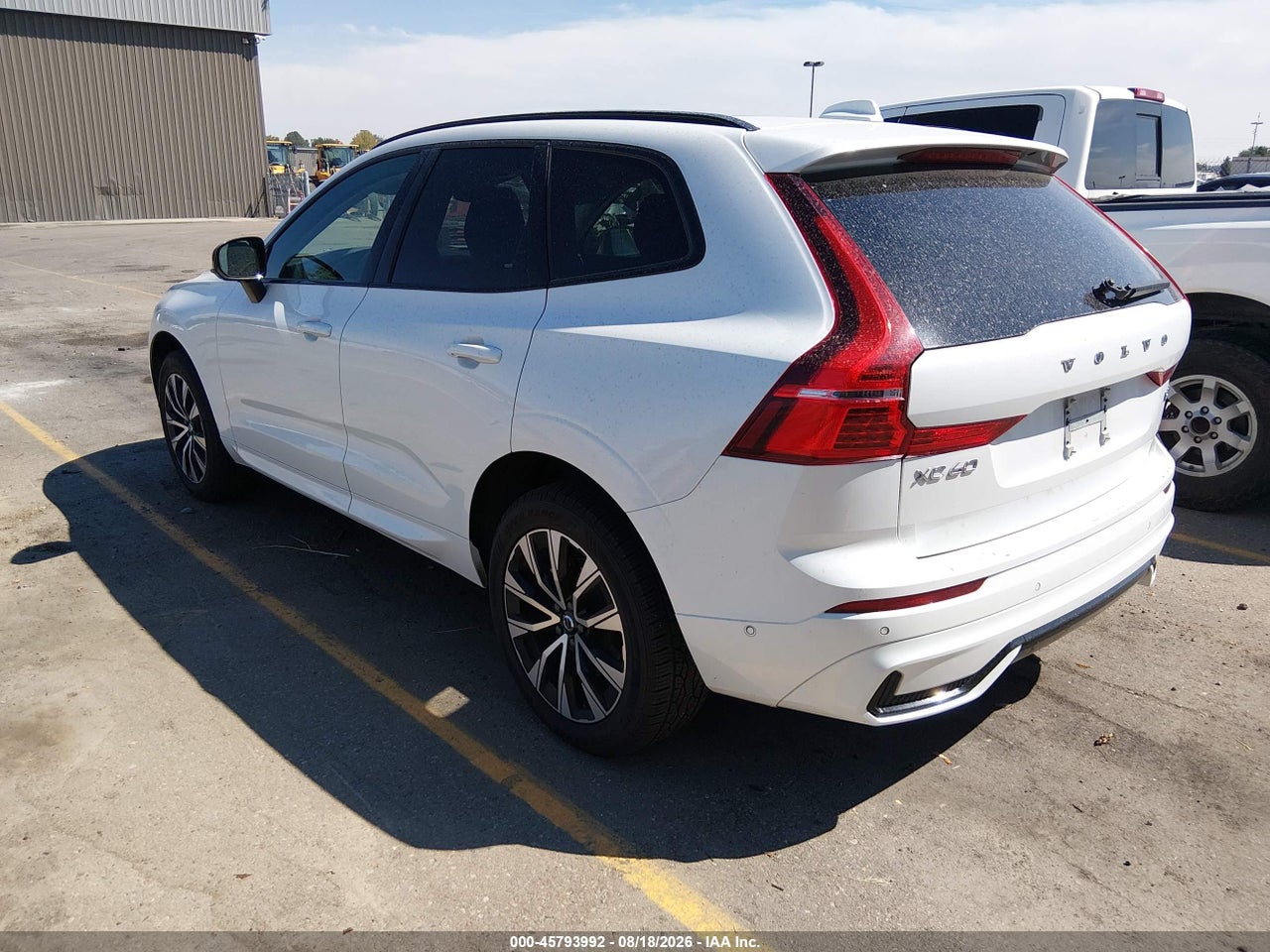 2024 VOLVO XC60 B5 PLUS DARK THEME · 3/11