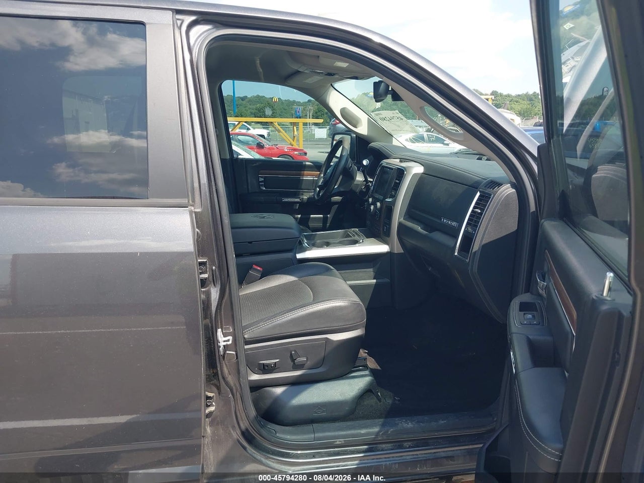 2016 RAM 2500 LARAMIE · 5/11
