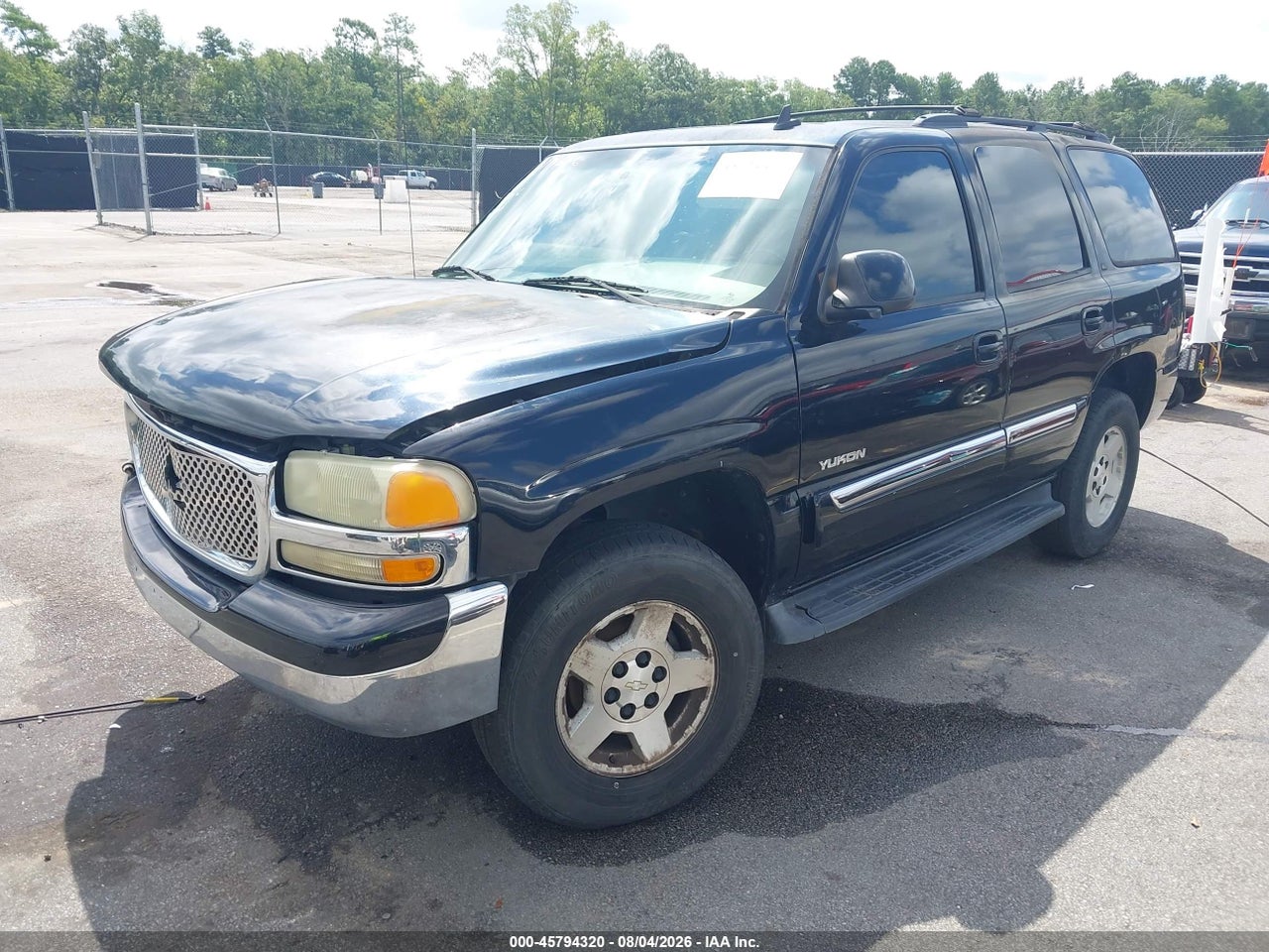 2006 GMC YUKON SLT · 2/3
