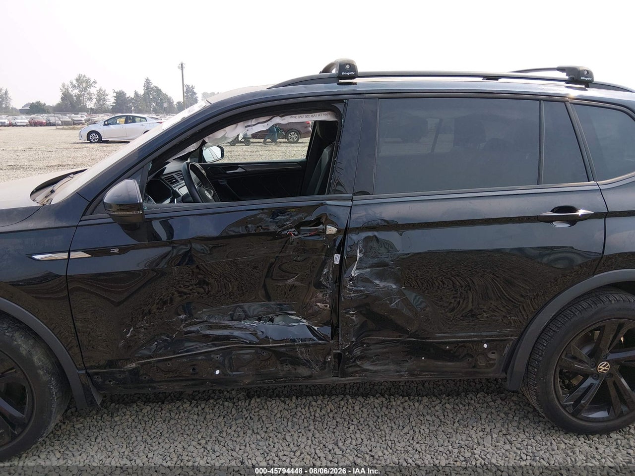 2023 VOLKSWAGEN TIGUAN 2.0T SE R-LINE BLACK · 6/11