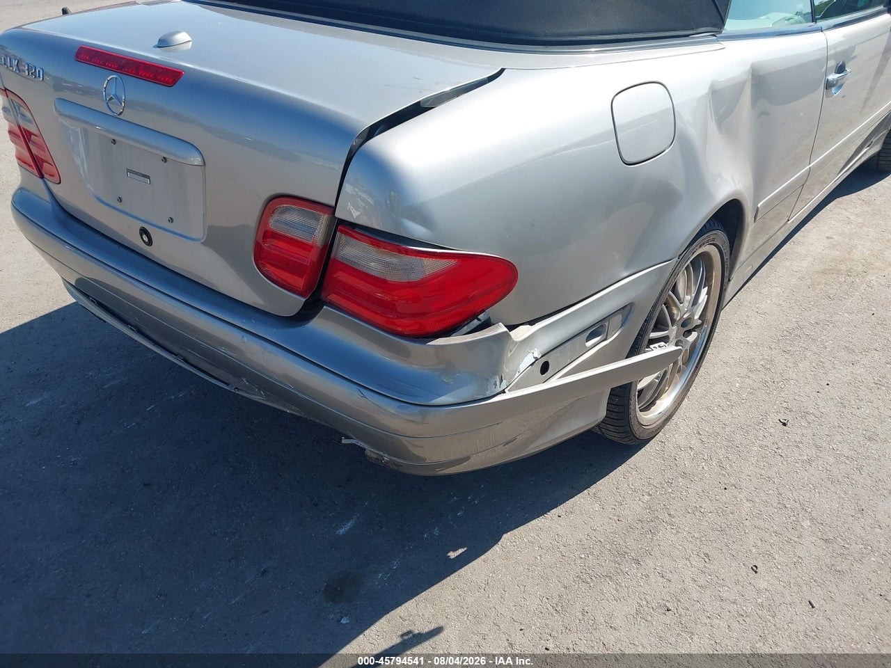 WDBLK65G63T****** · 2003 MERCEDES-BENZ CLK 320   · 6/11