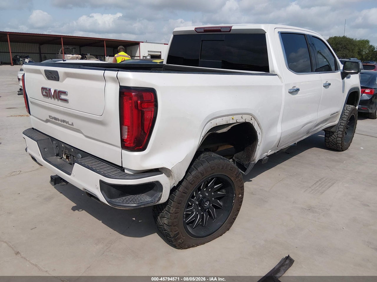 2020 GMC SIERRA 1500 4WD  SHORT BOX DENALI · 4/11