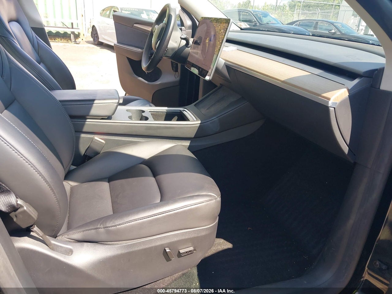 2023 TESLA MODEL Y   · 5/11