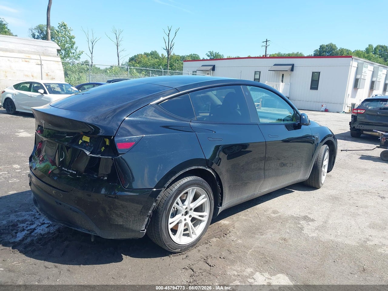 2023 TESLA MODEL Y   · 4/11