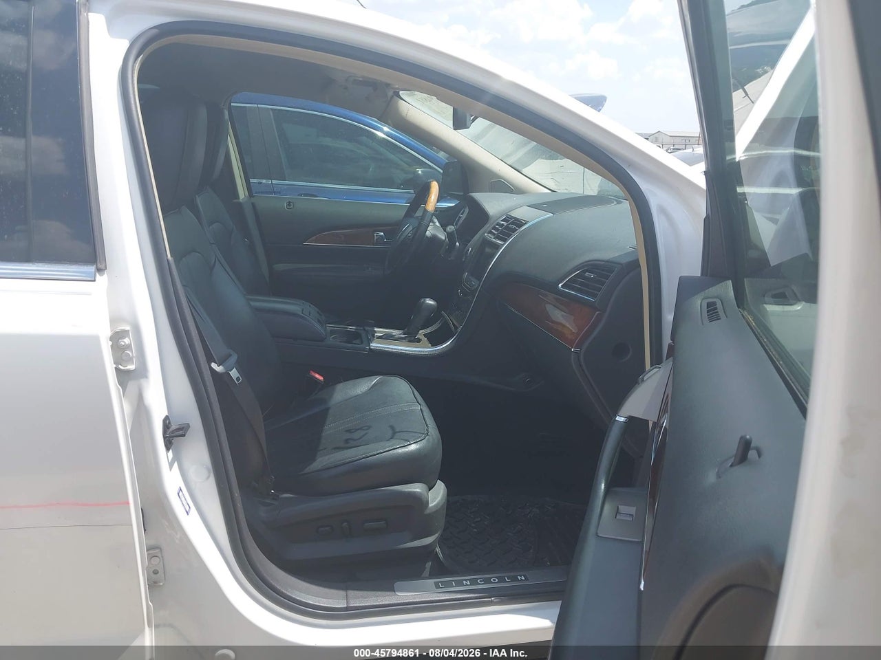 2011 LINCOLN MKX · 5/11