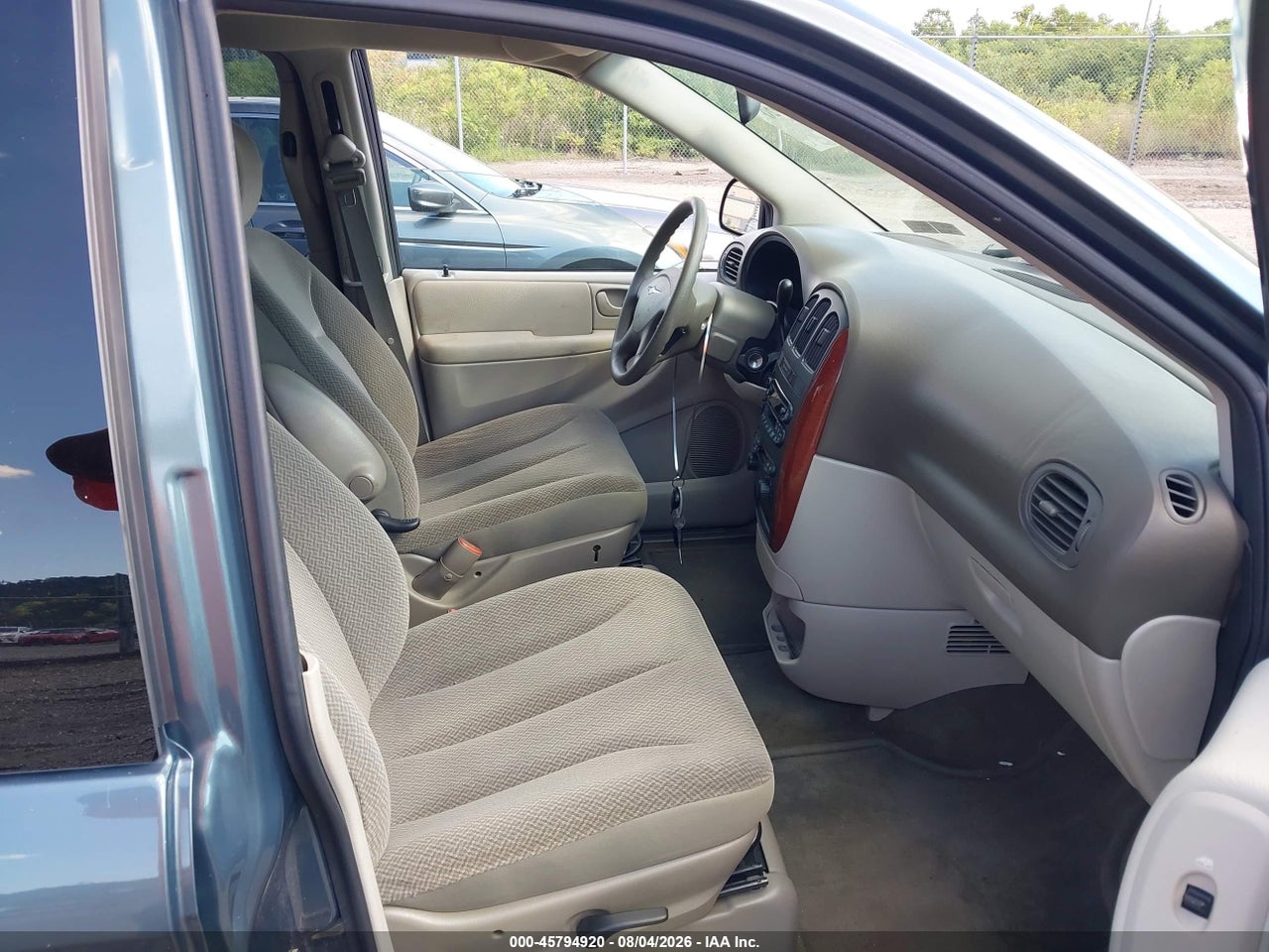 2006 CHRYSLER TOWN &amp; COUNTRY   · 5/11