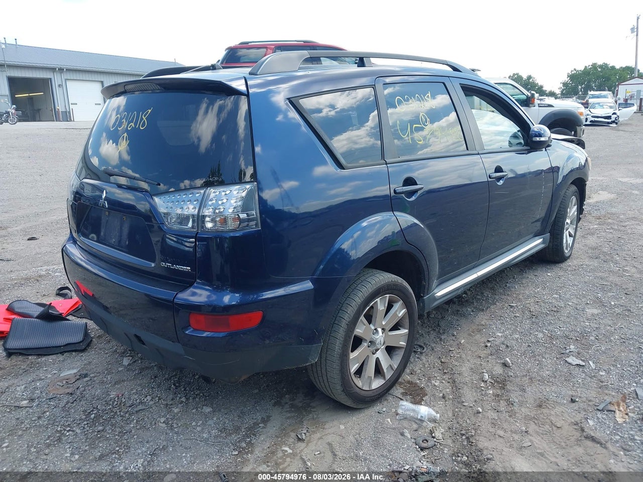 2011 MITSUBISHI OUTLANDER SE · 4/11