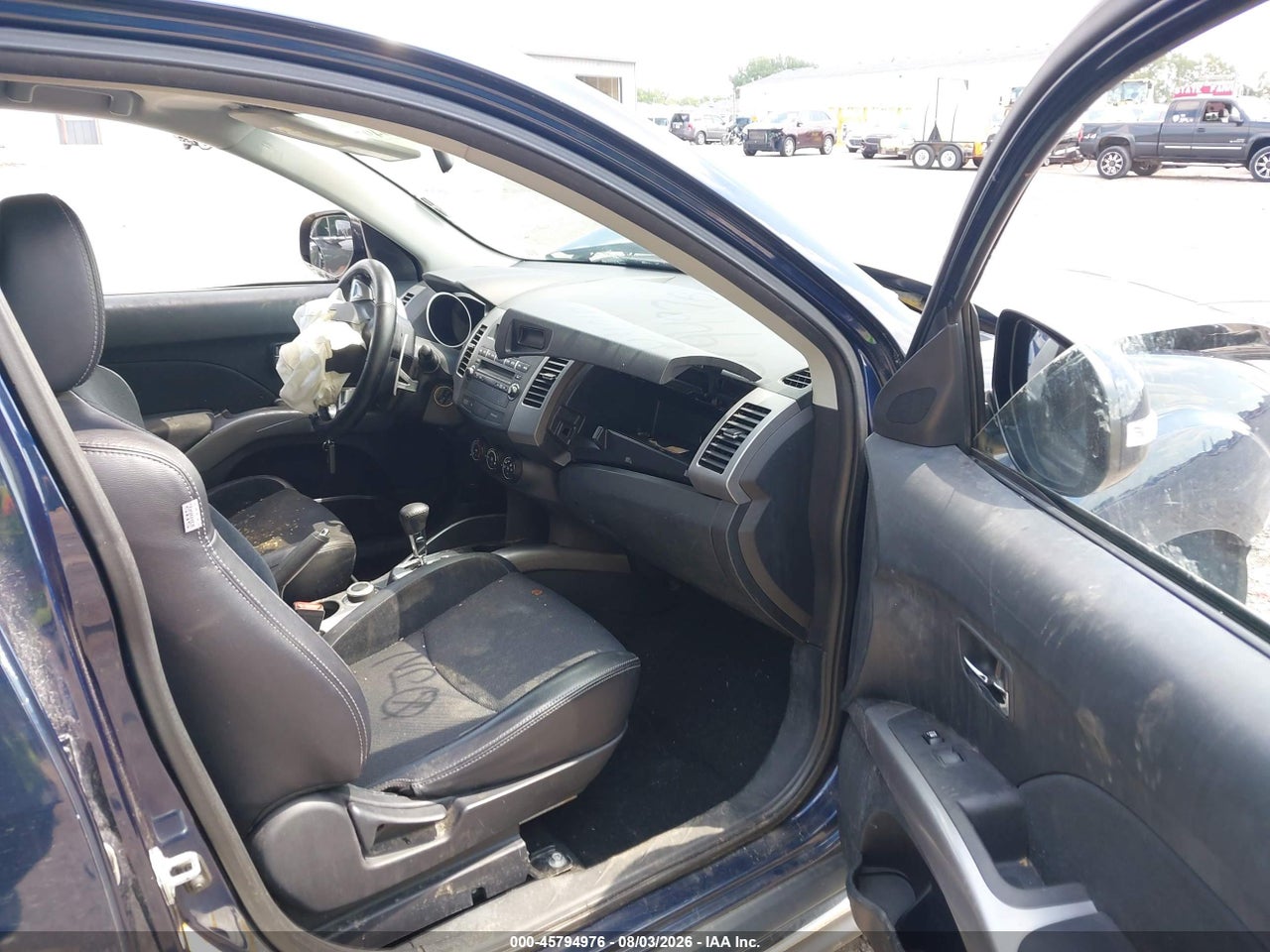 2011 MITSUBISHI OUTLANDER SE · 5/11