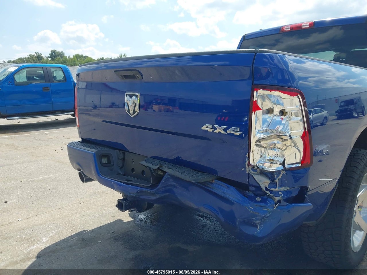 2015 RAM 1500 EXPRESS · 6/11