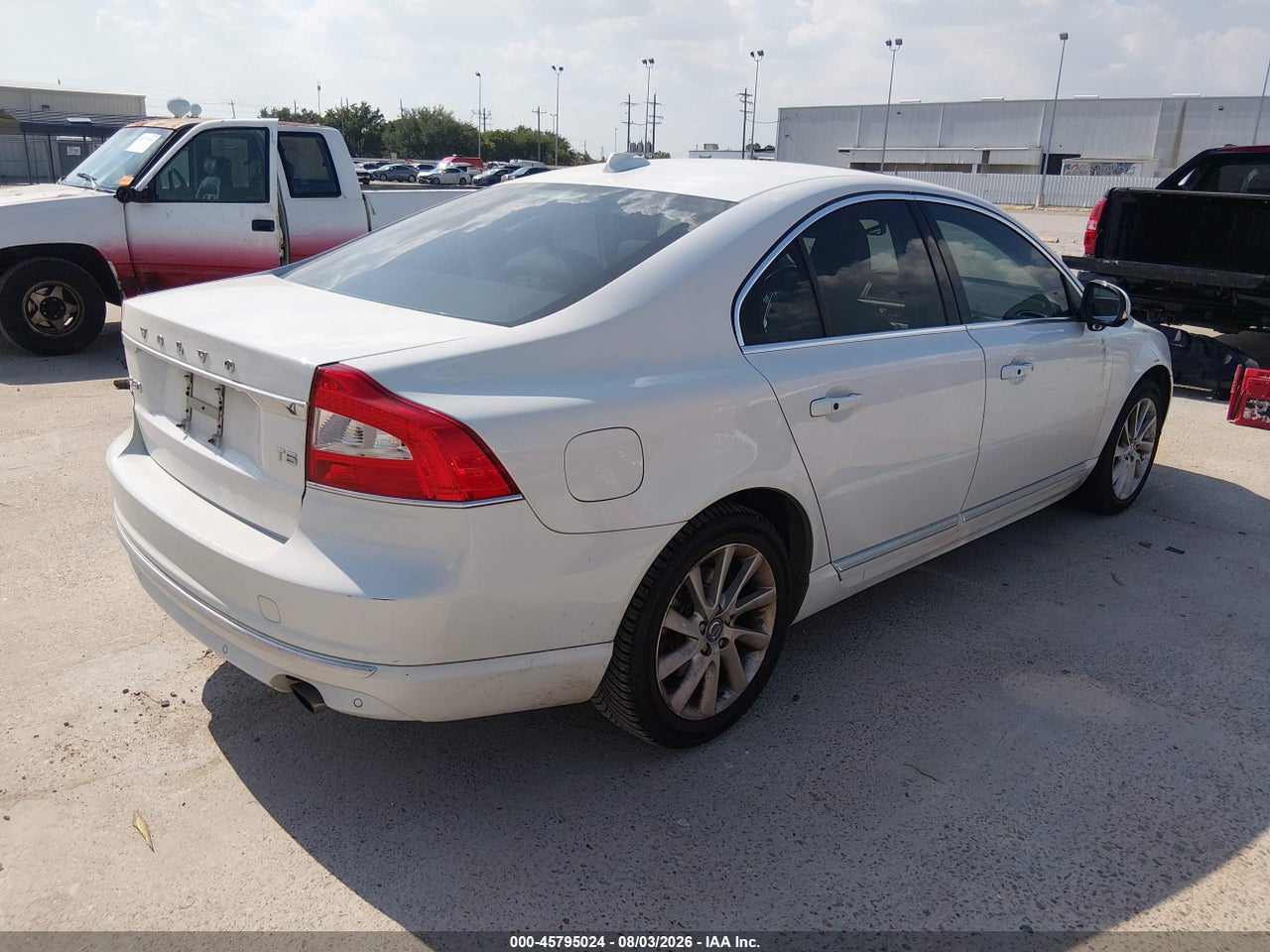 2015 VOLVO S80 T5 PLATINUM · 4/11