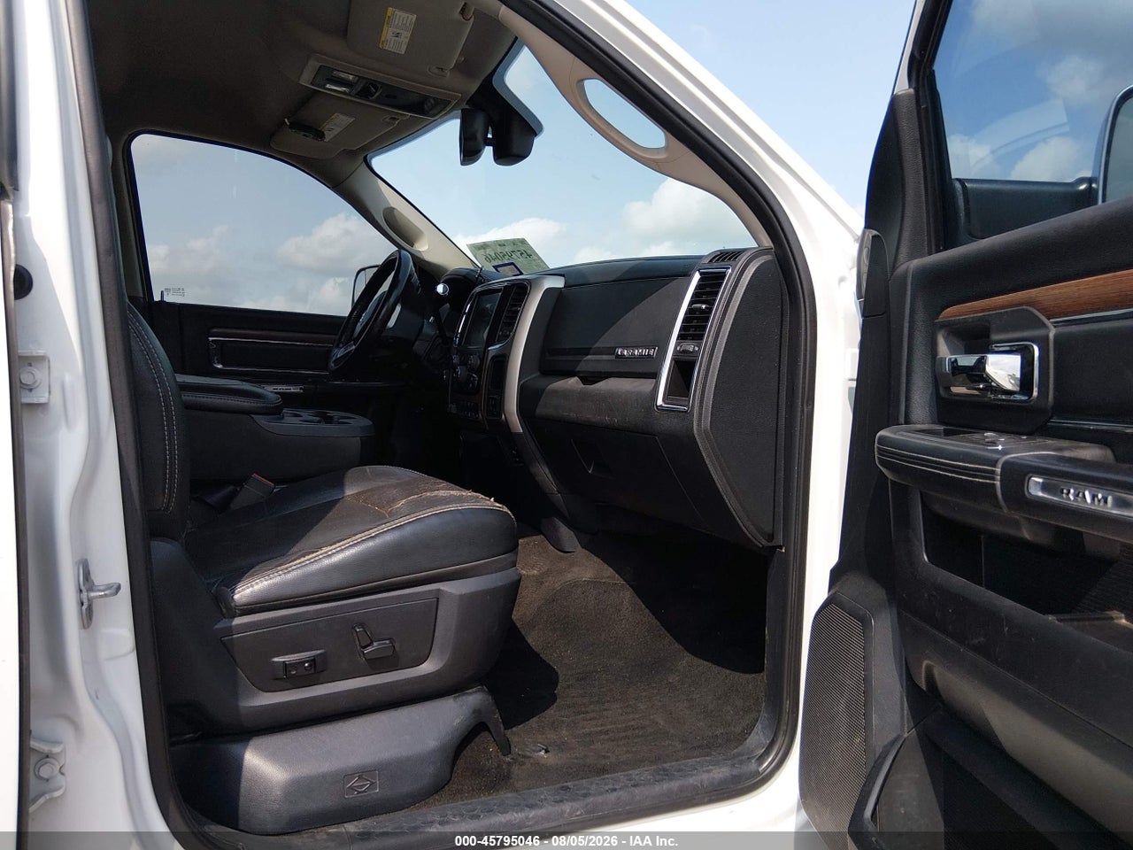 2015 RAM 2500 LARAMIE · 5/11
