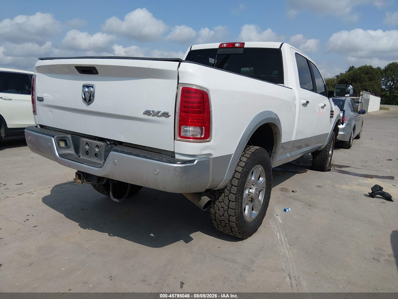 2015 RAM 2500 LARAMIE · 4/11