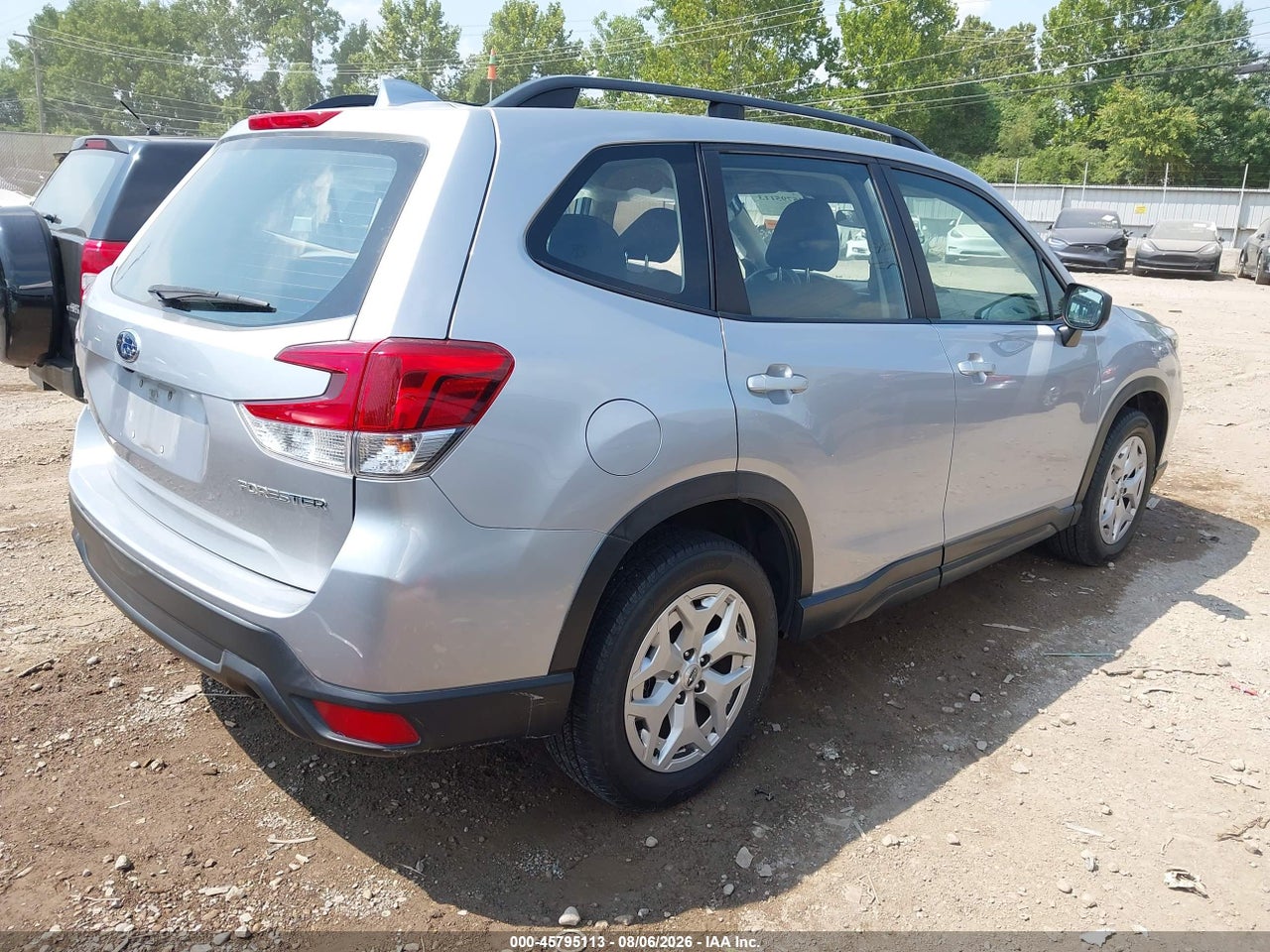 2019 SUBARU FORESTER · 4/10
