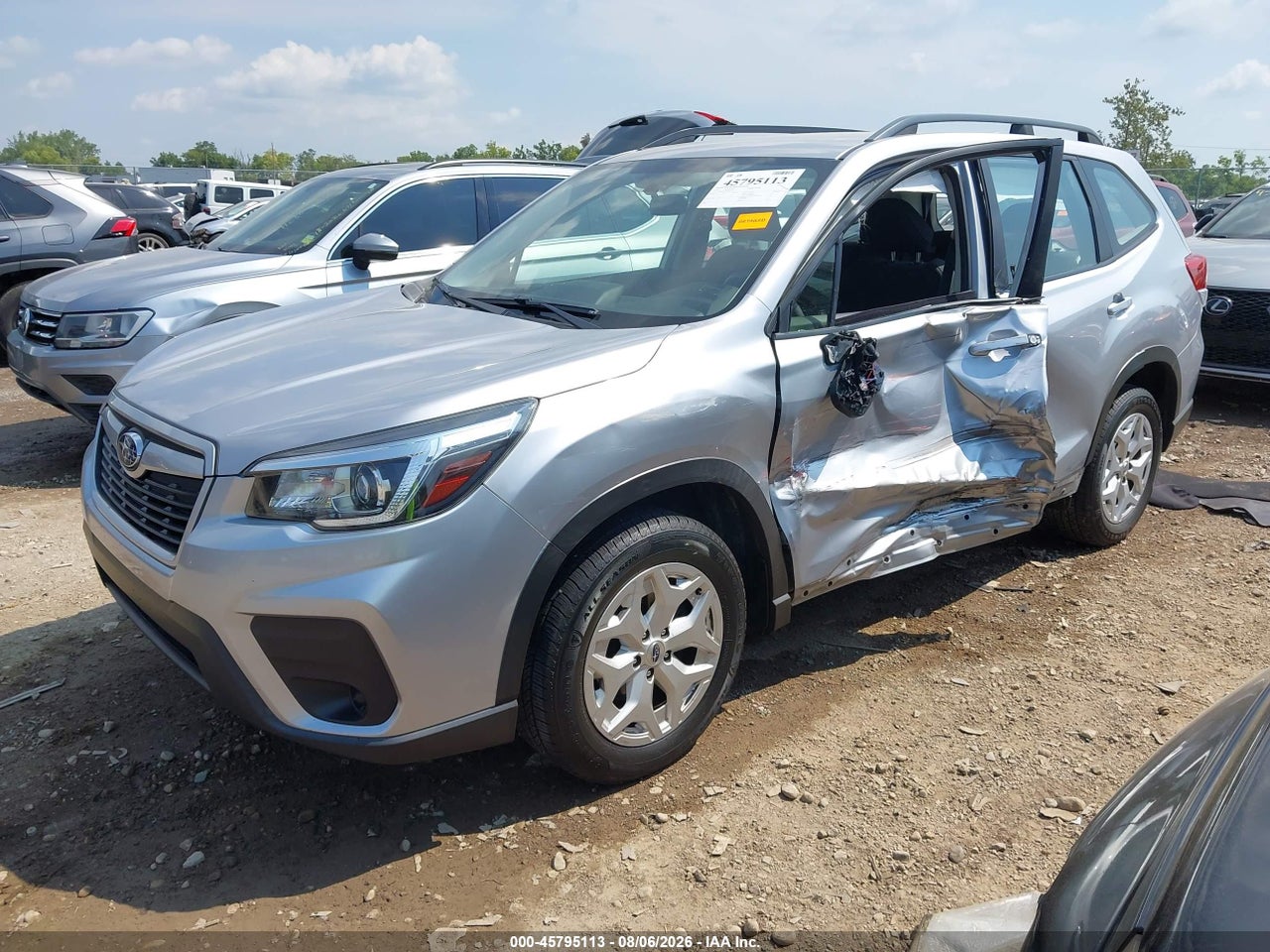 2019 SUBARU FORESTER · 2/10