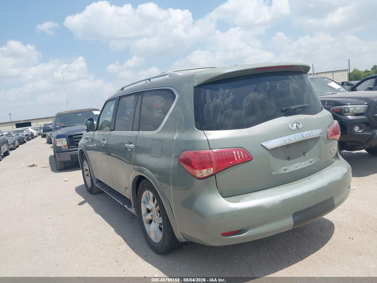 2011 INFINITI QX56 · 3/11