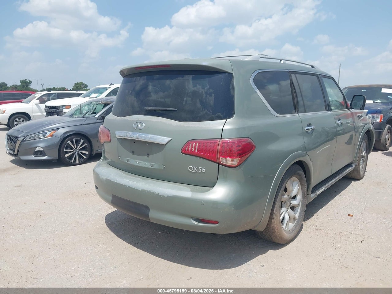 2011 INFINITI QX56 · 4/11