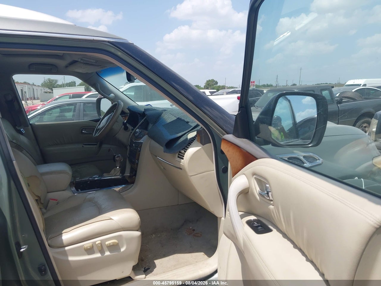 2011 INFINITI QX56 · 5/11