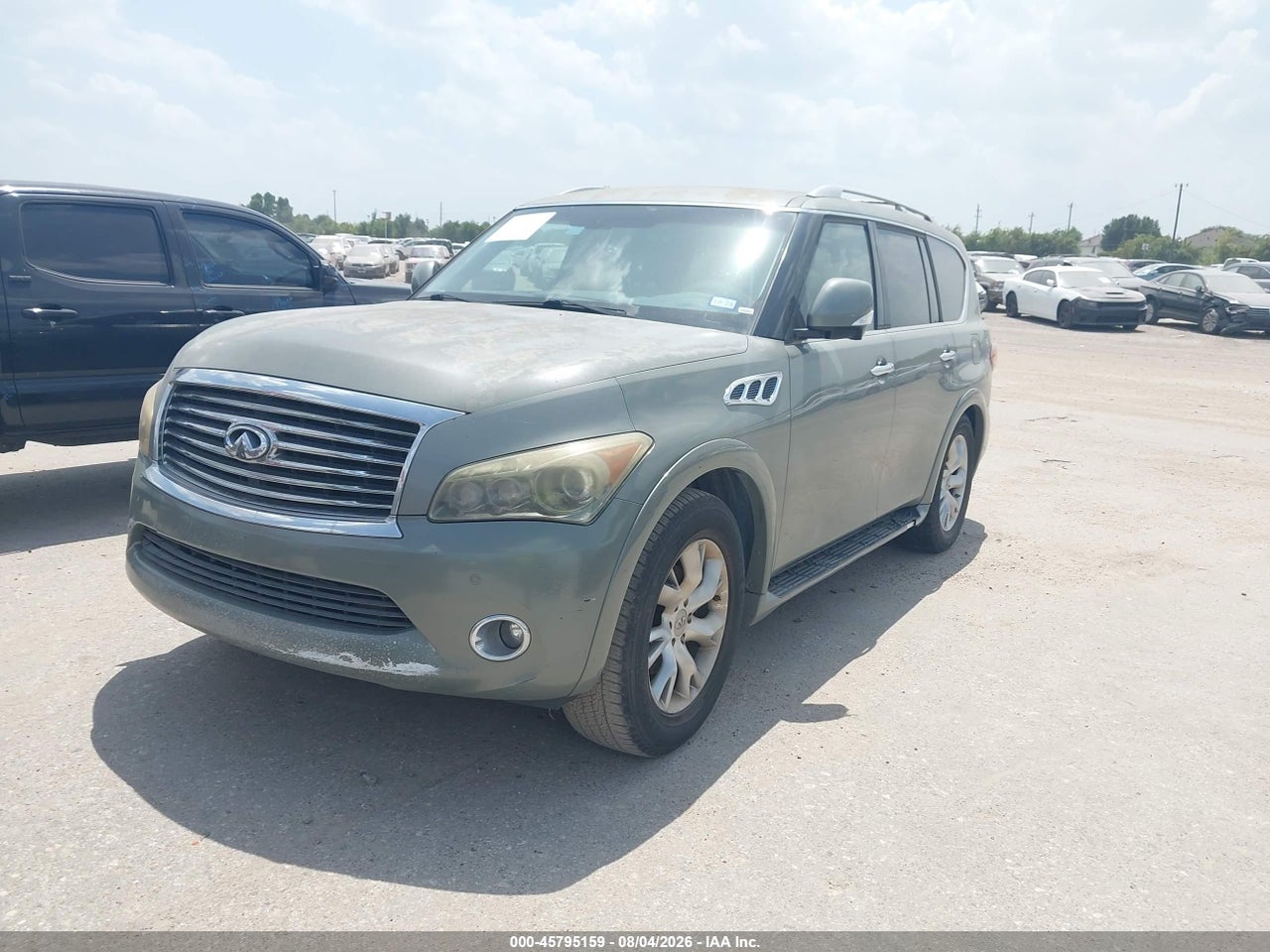 2011 INFINITI QX56 · 2/11