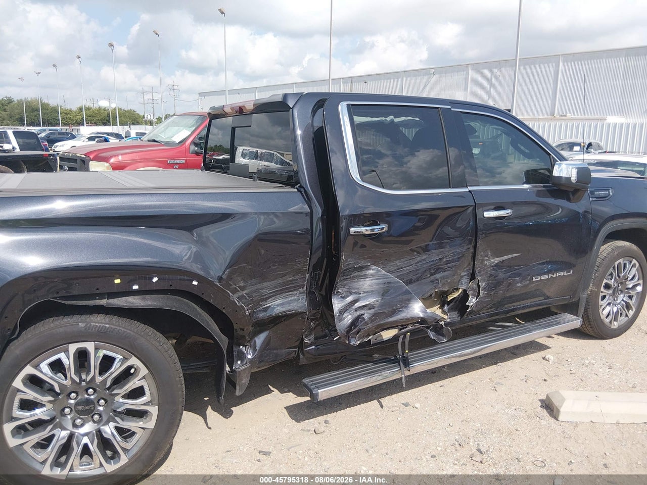 2026 GMC SIERRA 1500 , SHORT BED, DENALI ULTIMATE, 4WD · 6/10