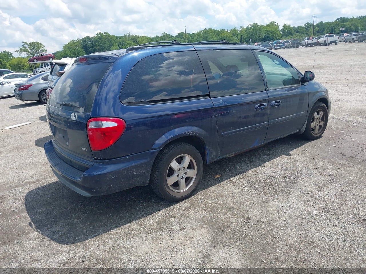 2005 DODGE GRAND CARAVAN SXT · 4/11