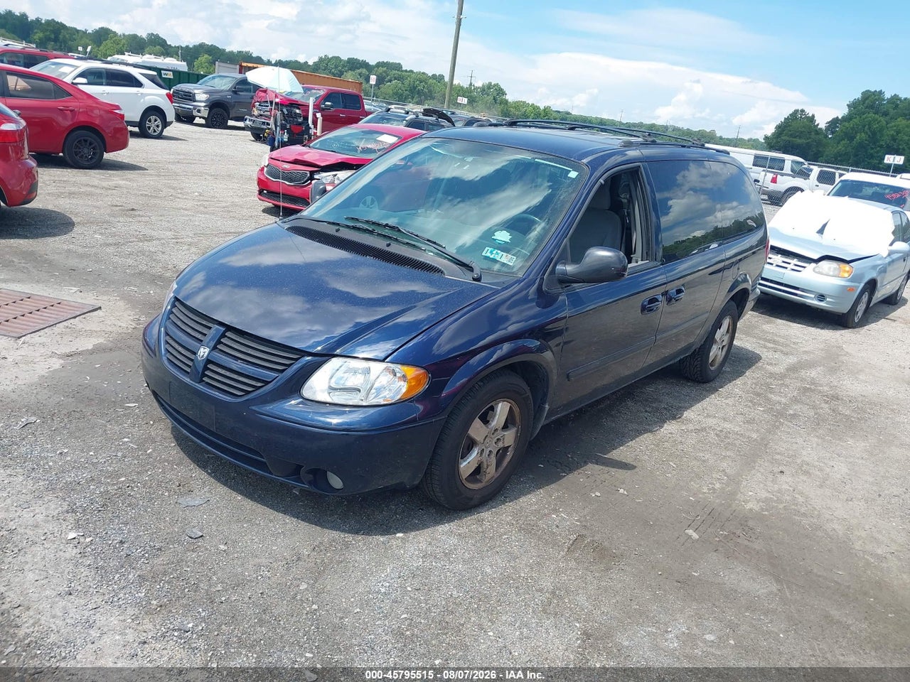2005 DODGE GRAND CARAVAN SXT · 2/11