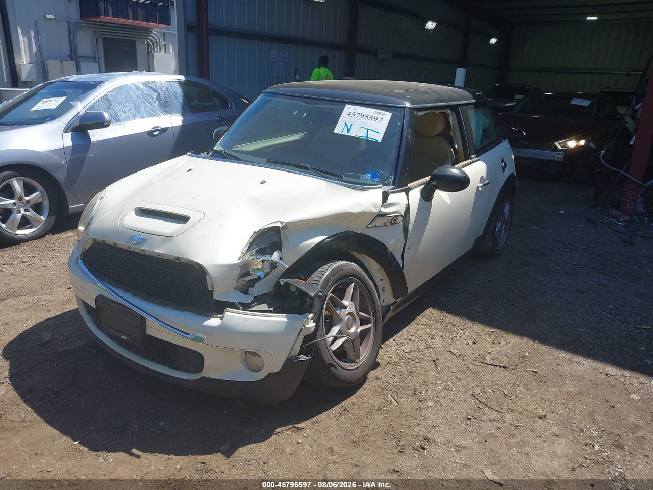 2010 MINI COOPER S · 2/10
