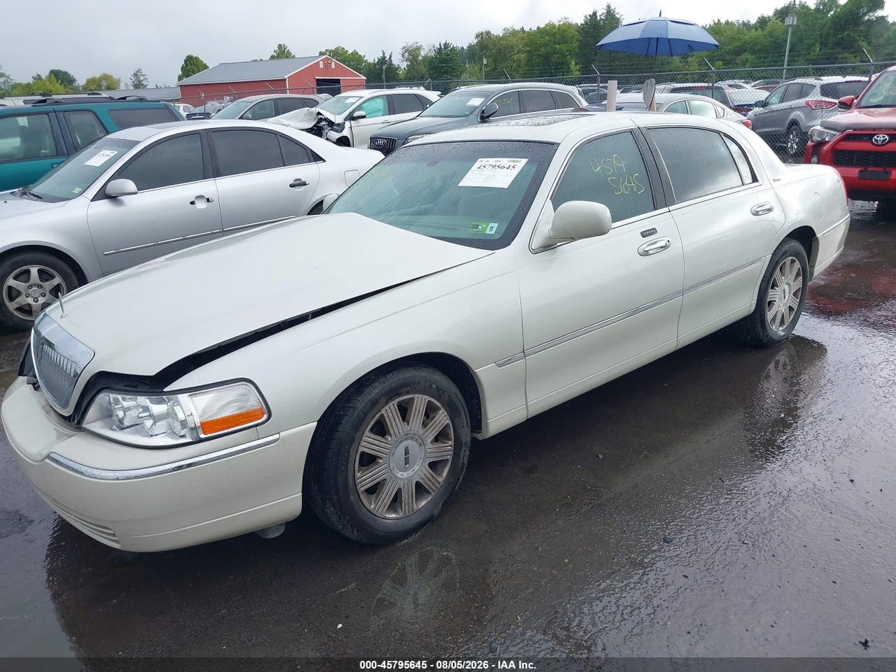 2004 LINCOLN TOWN CAR ULTIMATE · 2/11