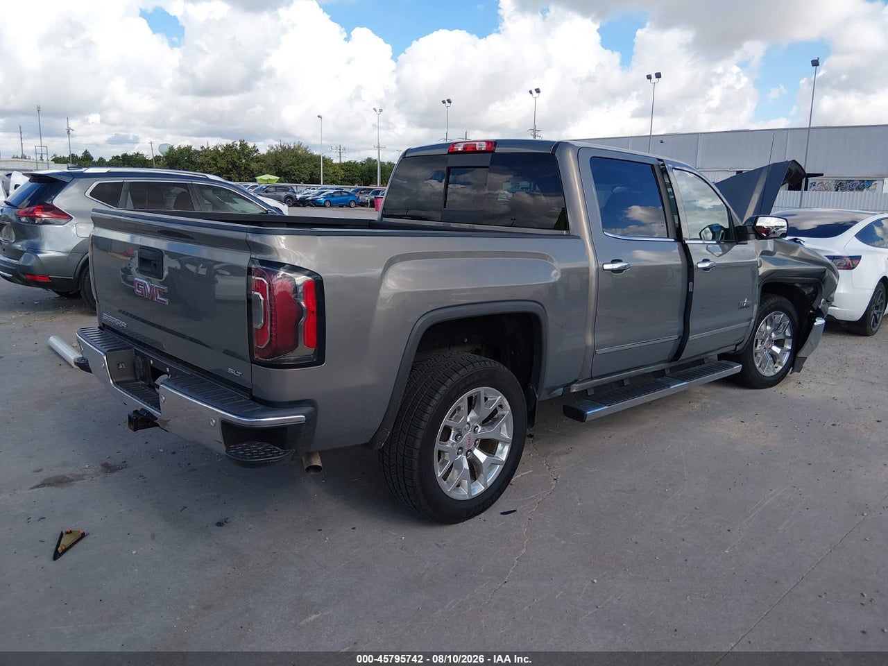 2017 GMC SIERRA 1500 SLT · 4/11