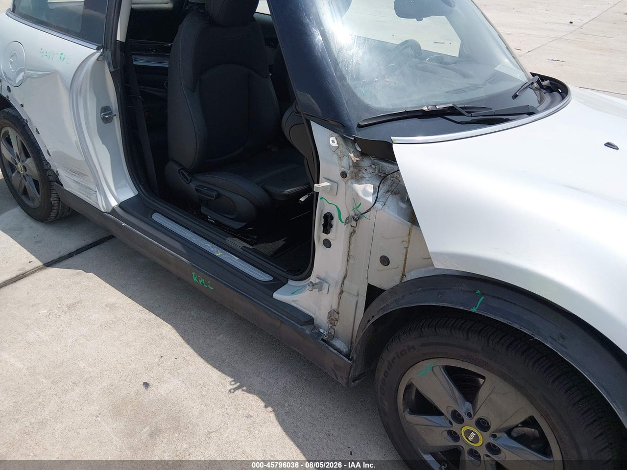 2021 MINI SE HARDTOP COOPER · 6/11