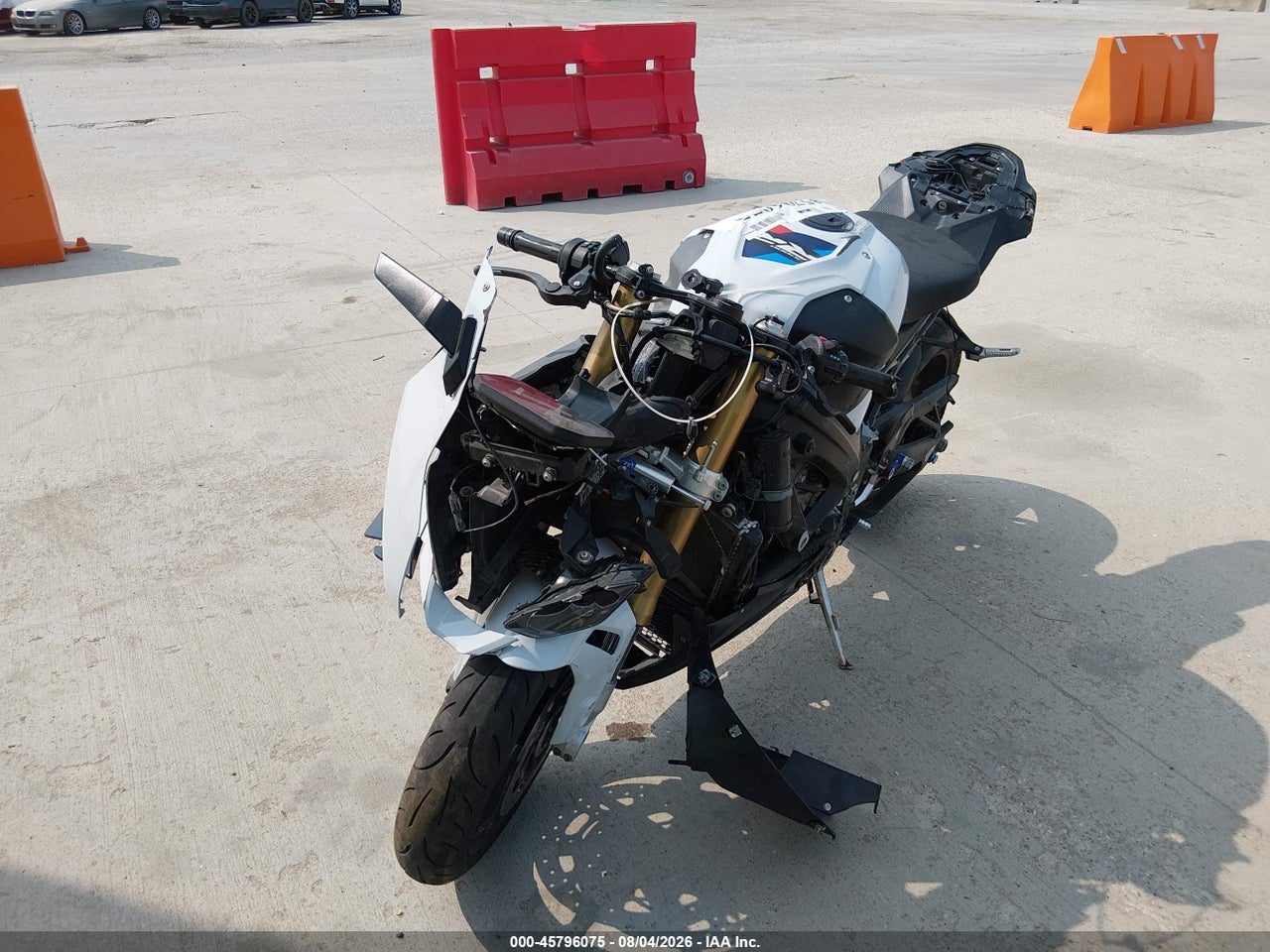 2024 BMW S 1000 RR · 2/11