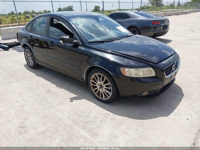 YV1382MS5A2****** · 2010 VOLVO S40 2.4I