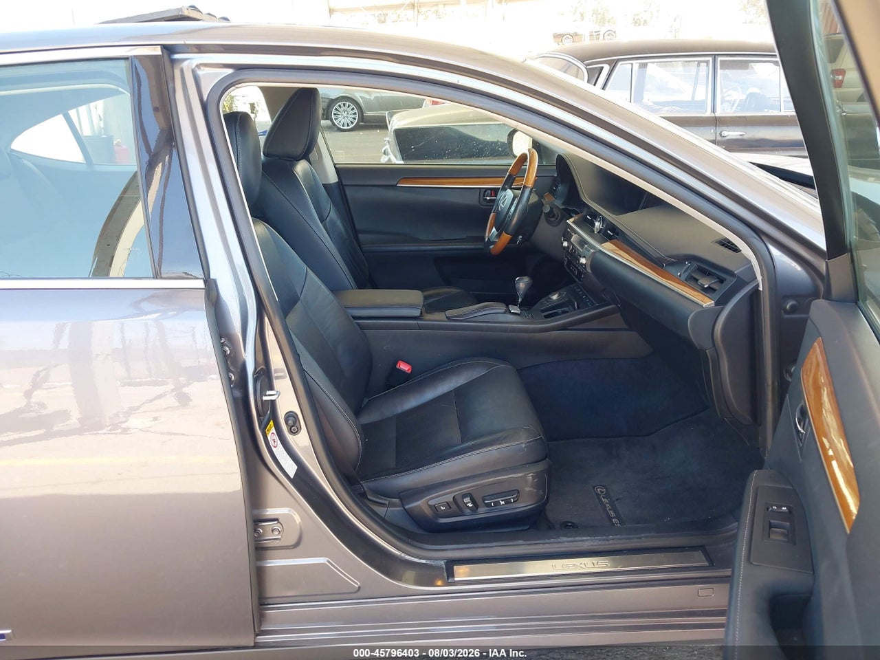 2015 LEXUS ES 300H · 5/11