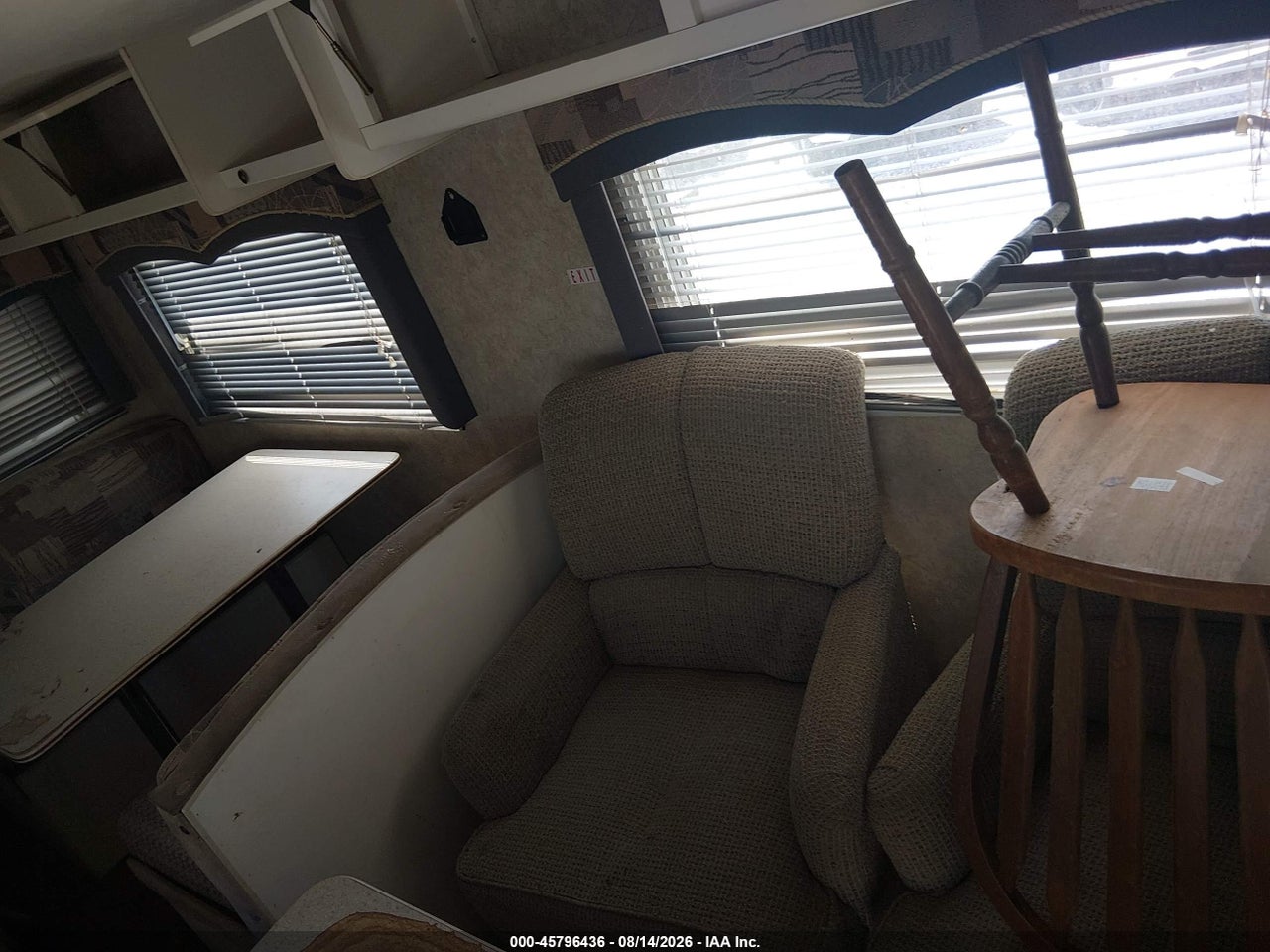 2008 FOREST RIVER SURVEYOR · 5/8