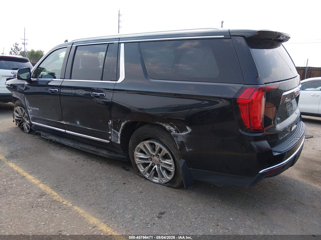 2021 GMC YUKON XL 4WD SLT · 3/11