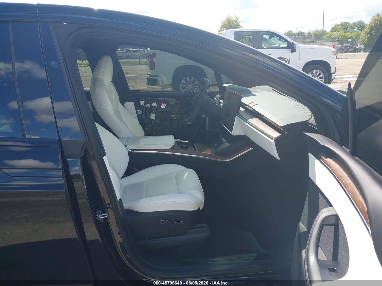 2022 TESLA MODEL X DUAL MOTOR ALL-WHEEL DRIVE · 5/9