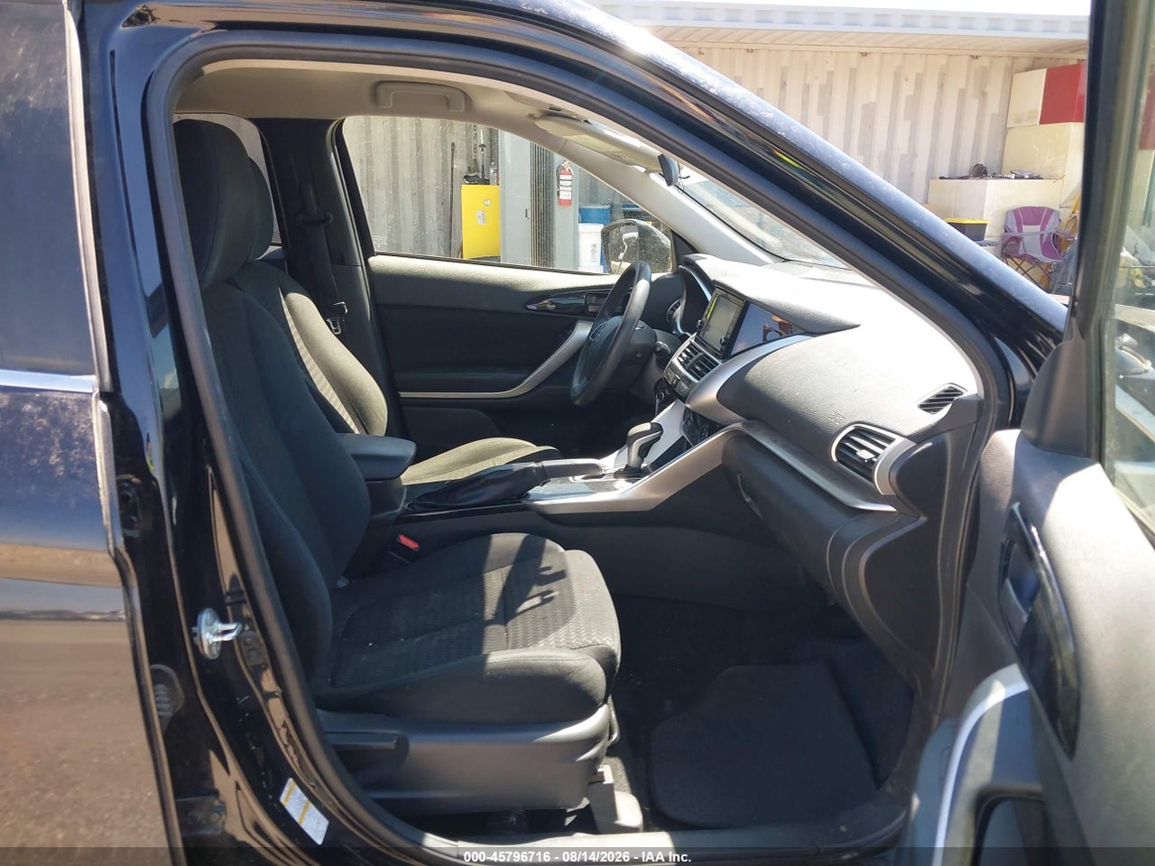 2019 MITSUBISHI ECLIPSE CROSS ES · 5/8