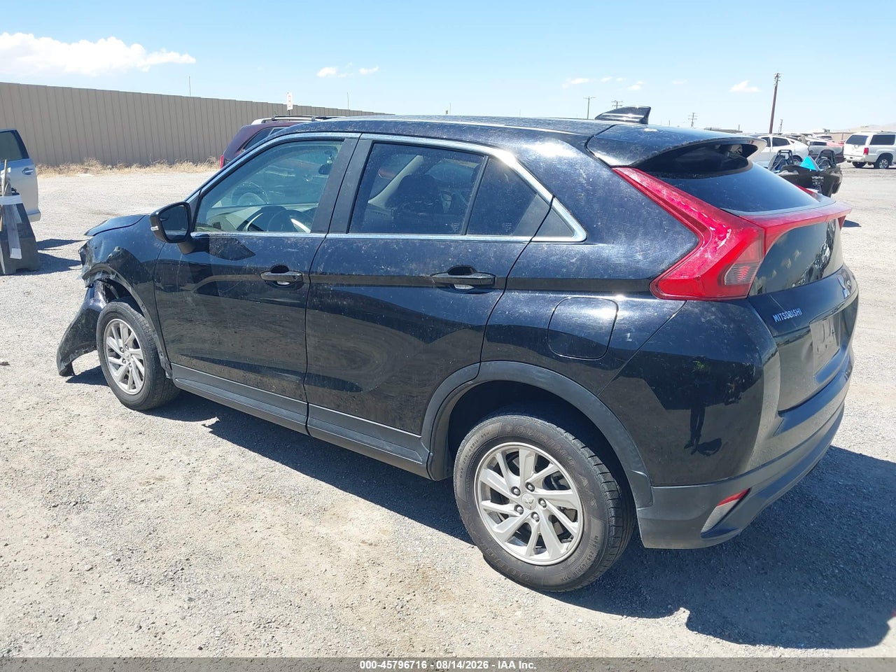 2019 MITSUBISHI ECLIPSE CROSS ES · 3/8