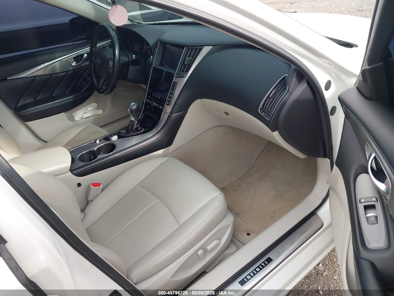 2015 INFINITI Q50   · 5/11