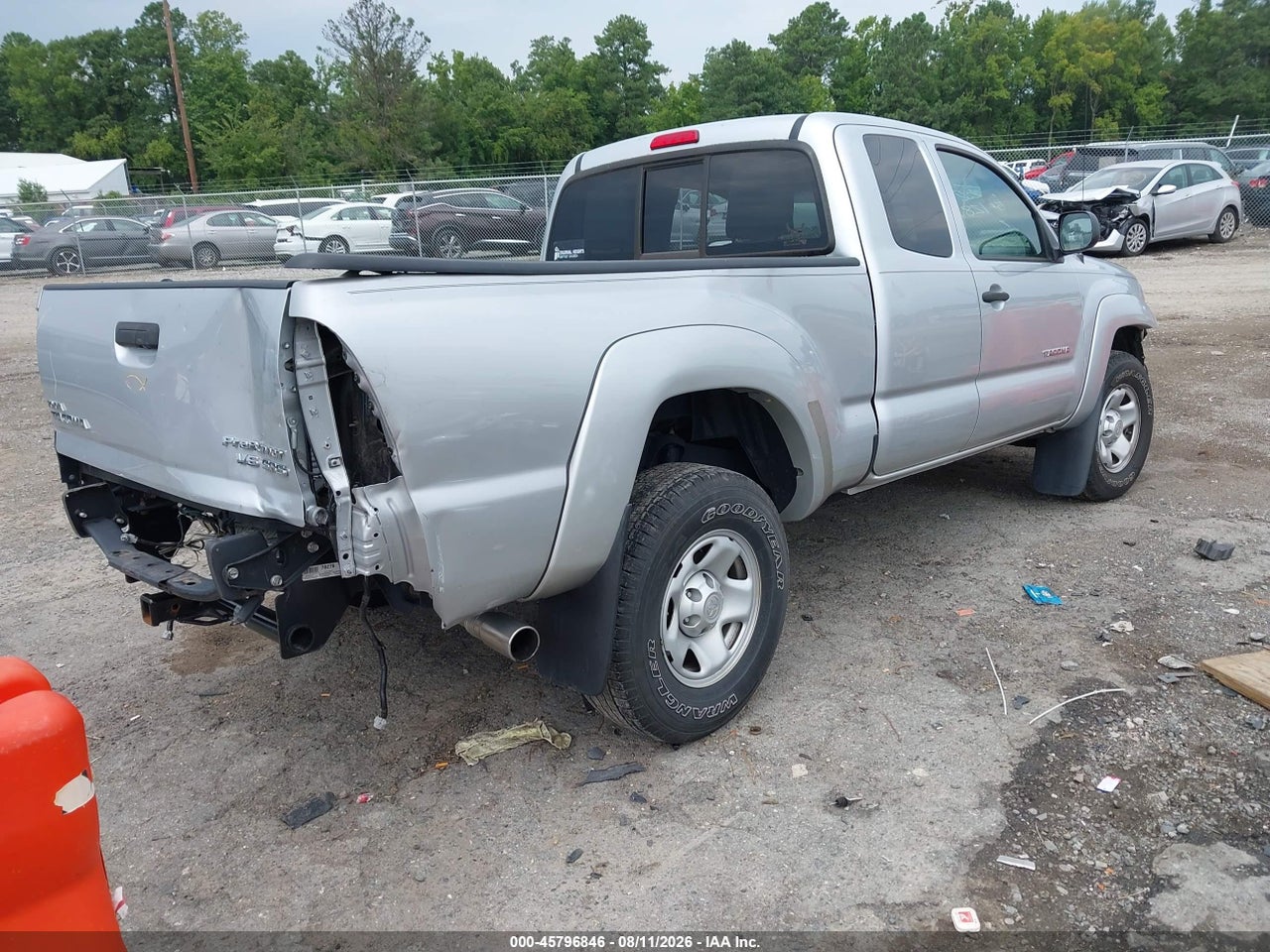 2011 TOYOTA TACOMA PRERUNNER V6 · 4/11