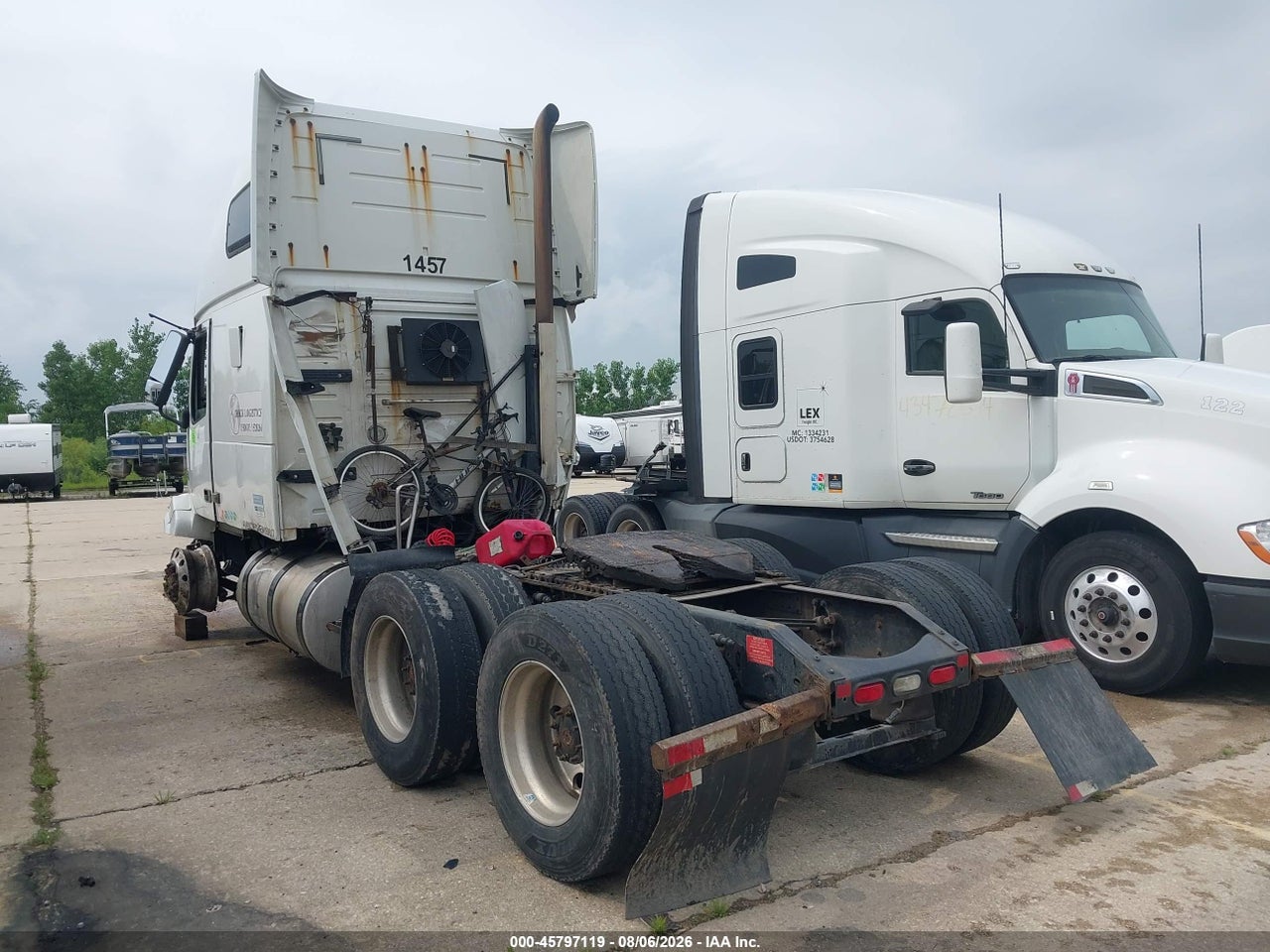 2014 VOLVO VN   · 3/4