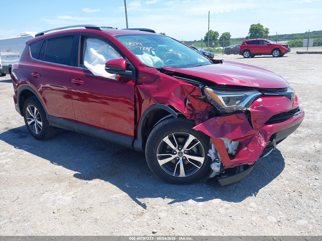 2T3RFREV4JW****** · 2018 TOYOTA RAV4 XLE