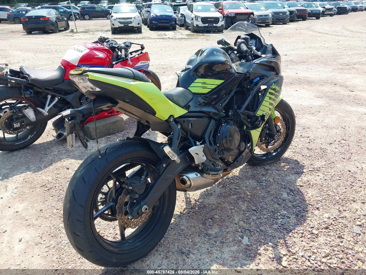 2026 KAWASAKI EX650 P · 4/11