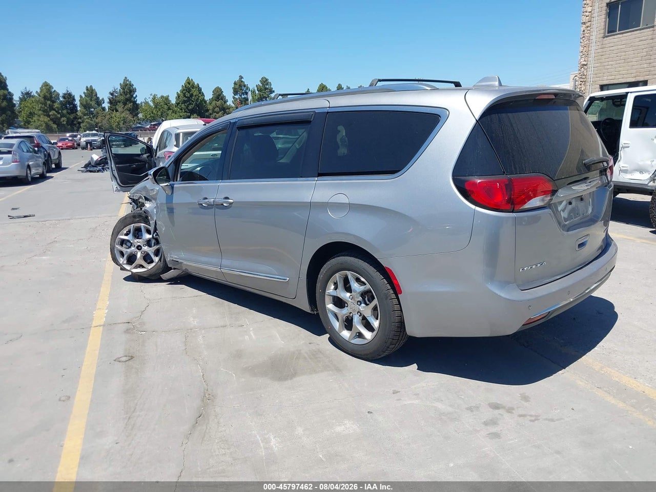 2018 CHRYSLER PACIFICA LIMITED · 3/11