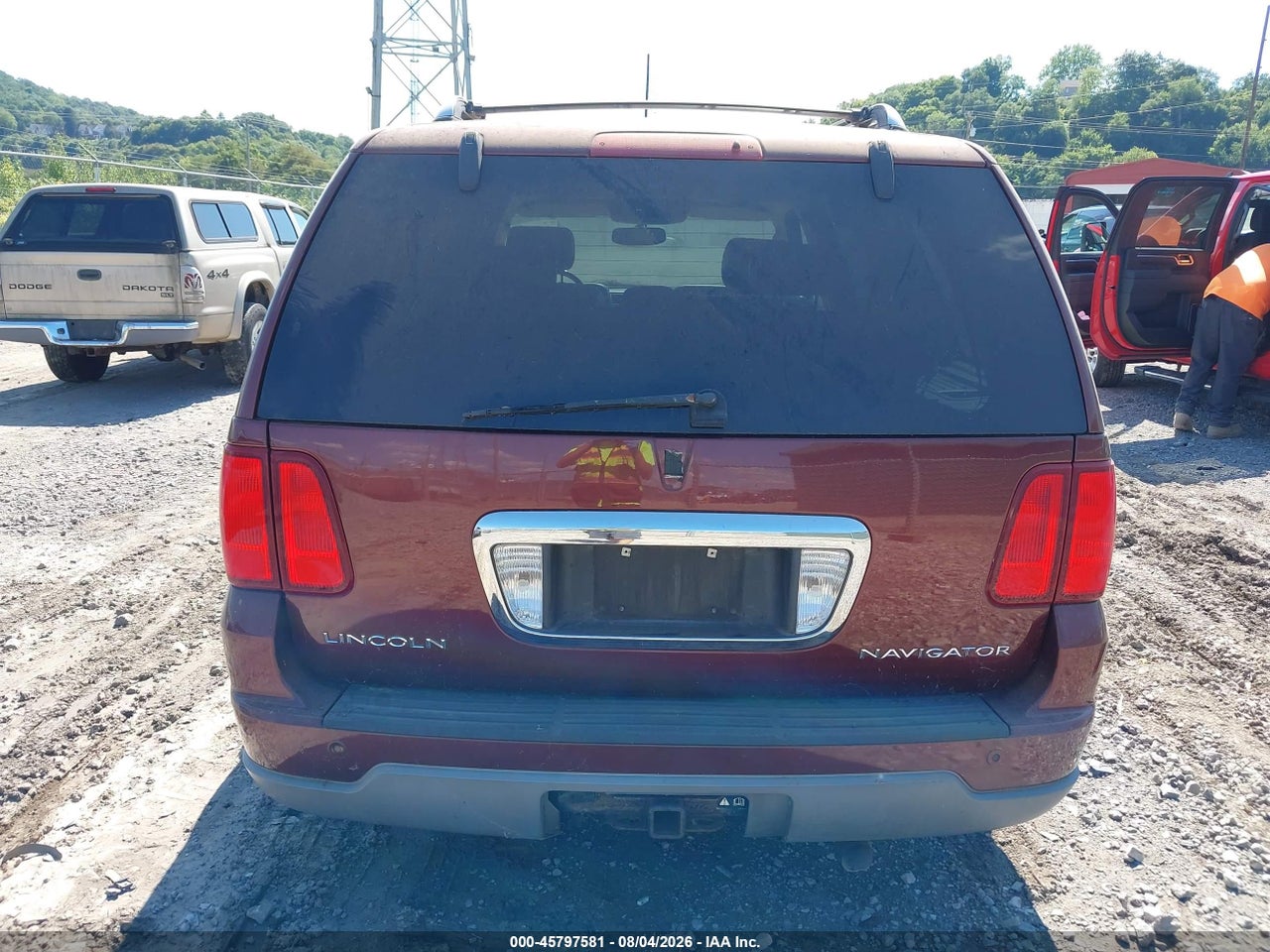 2003 LINCOLN NAVIGATOR   · 6/11