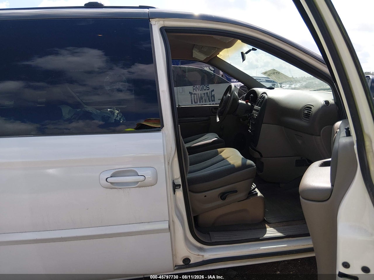 2002 DODGE CARAVAN SE · 5/11