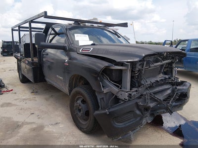 2022 RAM 3500 CHASSIS TRADESMAN/SLT